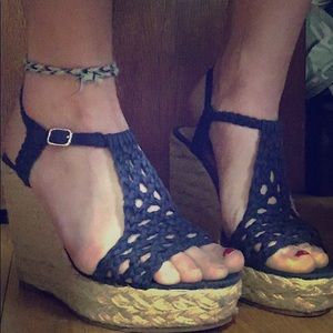 💙Steve Madden wedges!!